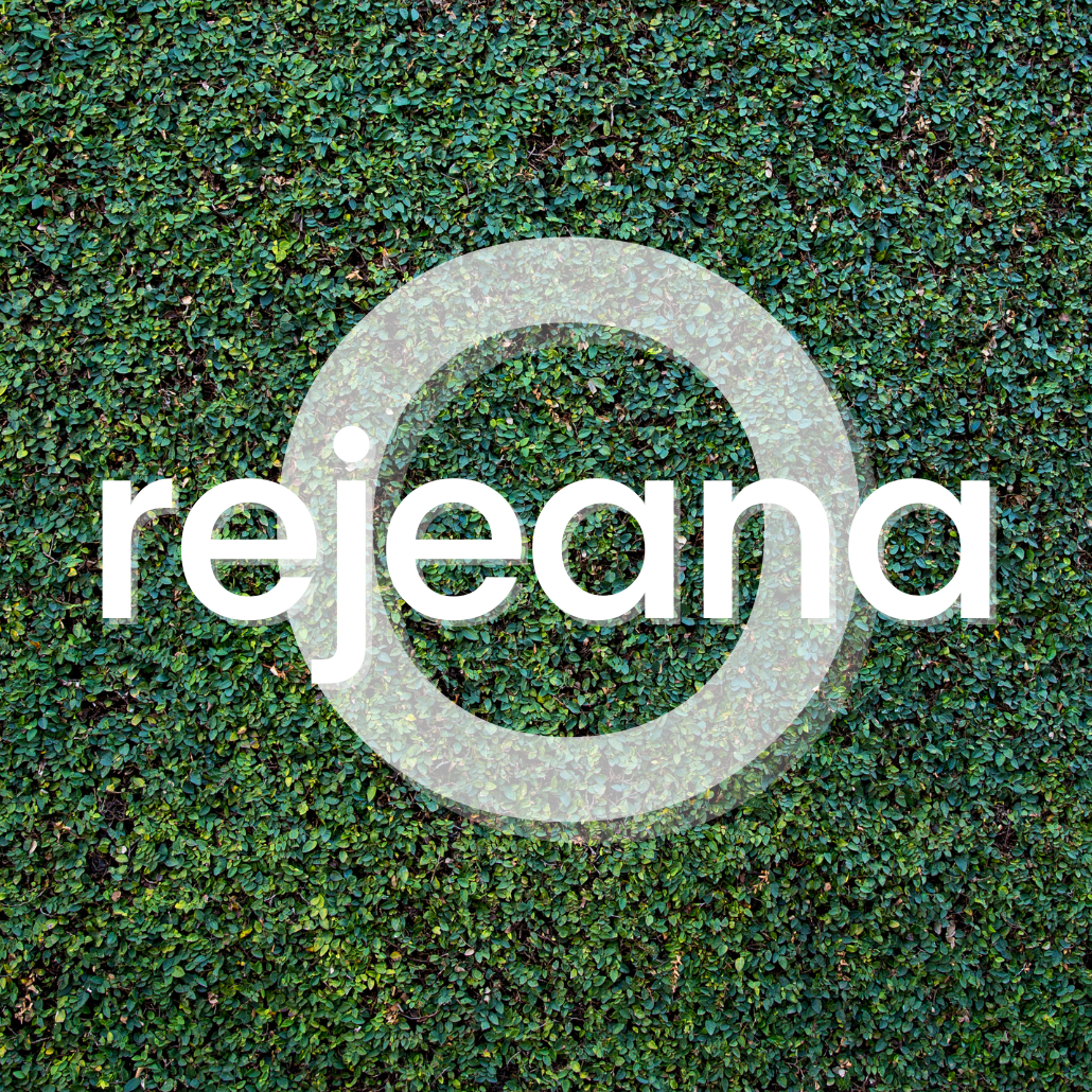 The name "rejeana" spelled out in white text against a larger "o" and a background of dark green ivy.